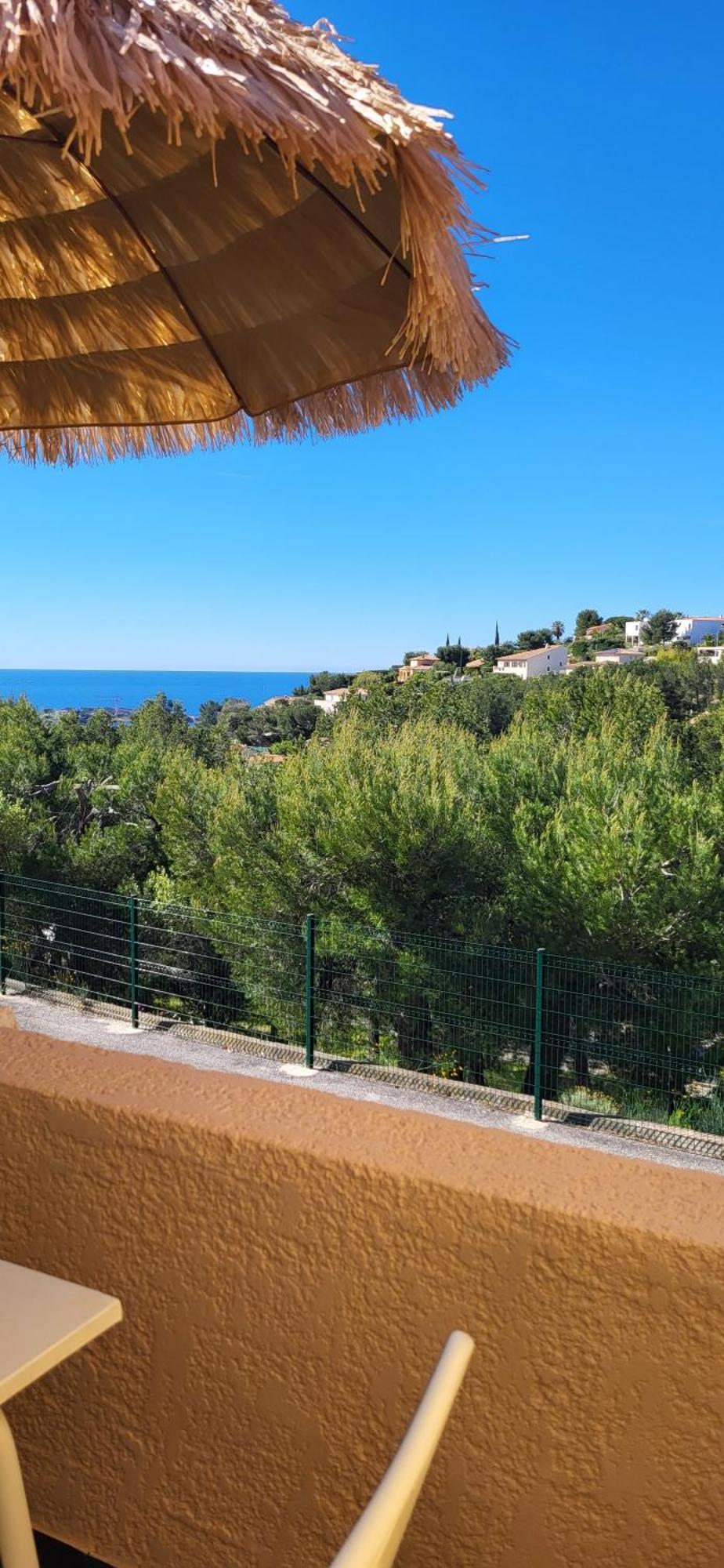 Appartement En Residence Avec Piscine Bandol Exteriör bild